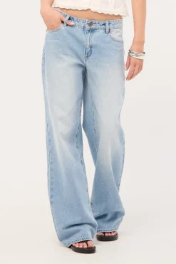 99 Low Baggy Jean Kaia Worn Light Blue