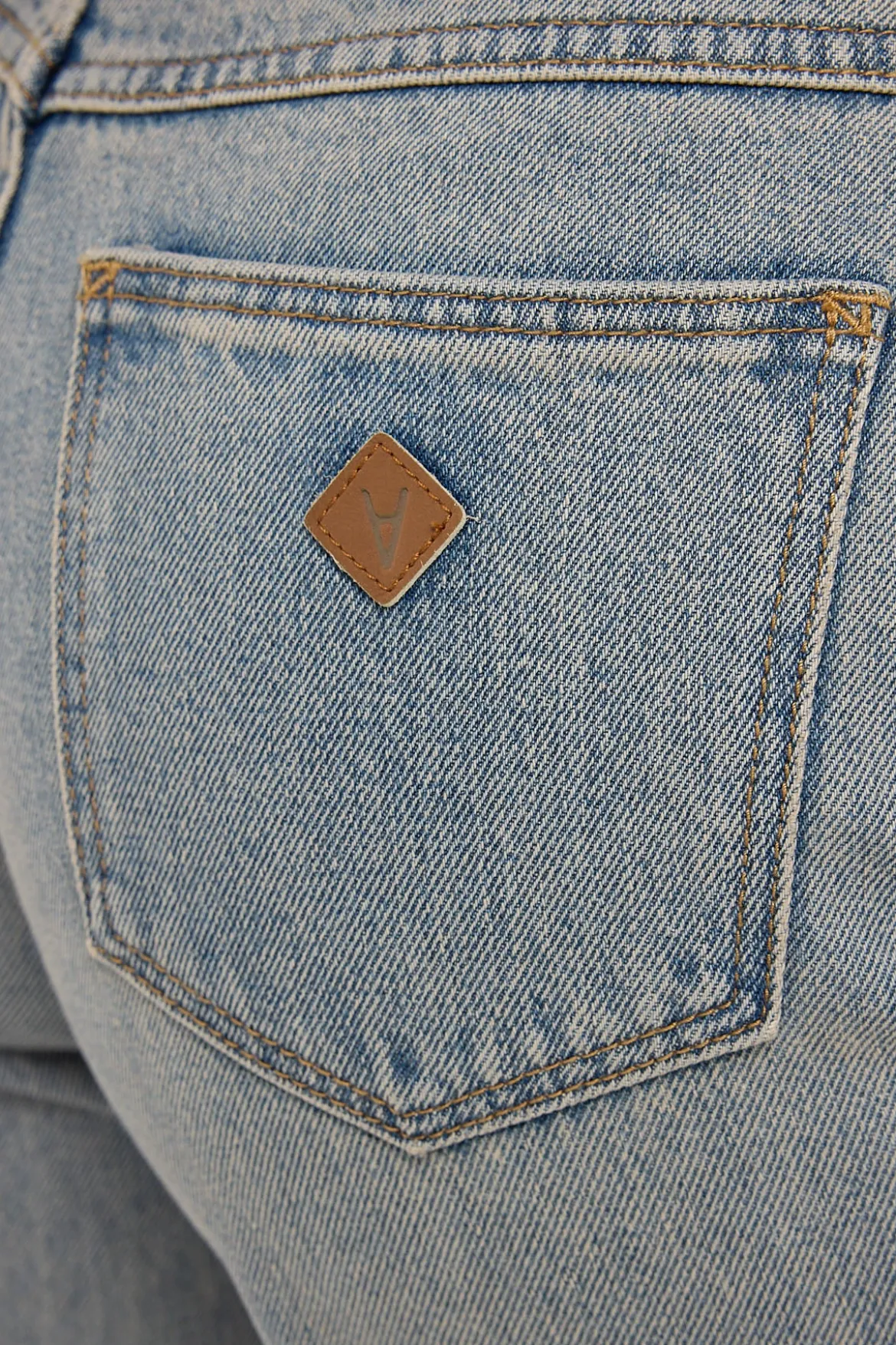 99 Mid Baggy Jean Remi Faded Blue