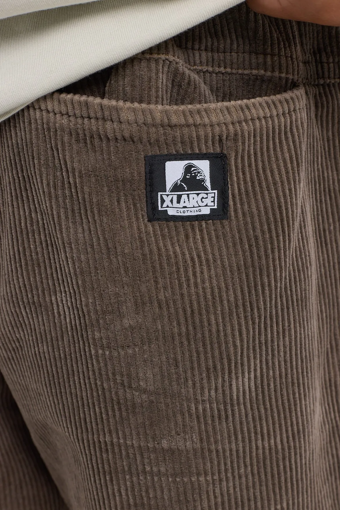 91 Wide Cord Beachshort Pigment Coffee