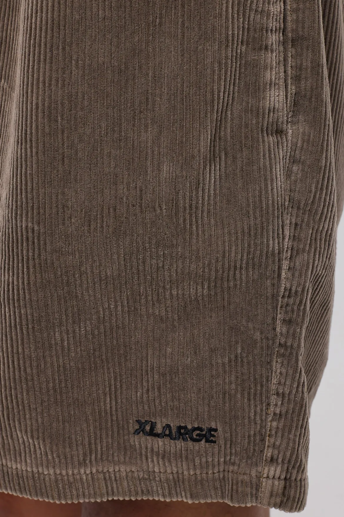 91 Wide Cord Beachshort Pigment Coffee