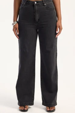 A 94 High & Wide Jean Charo Black