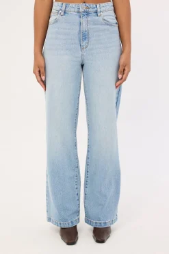 A 94 High Waisted Wide Jean Jessie Blue