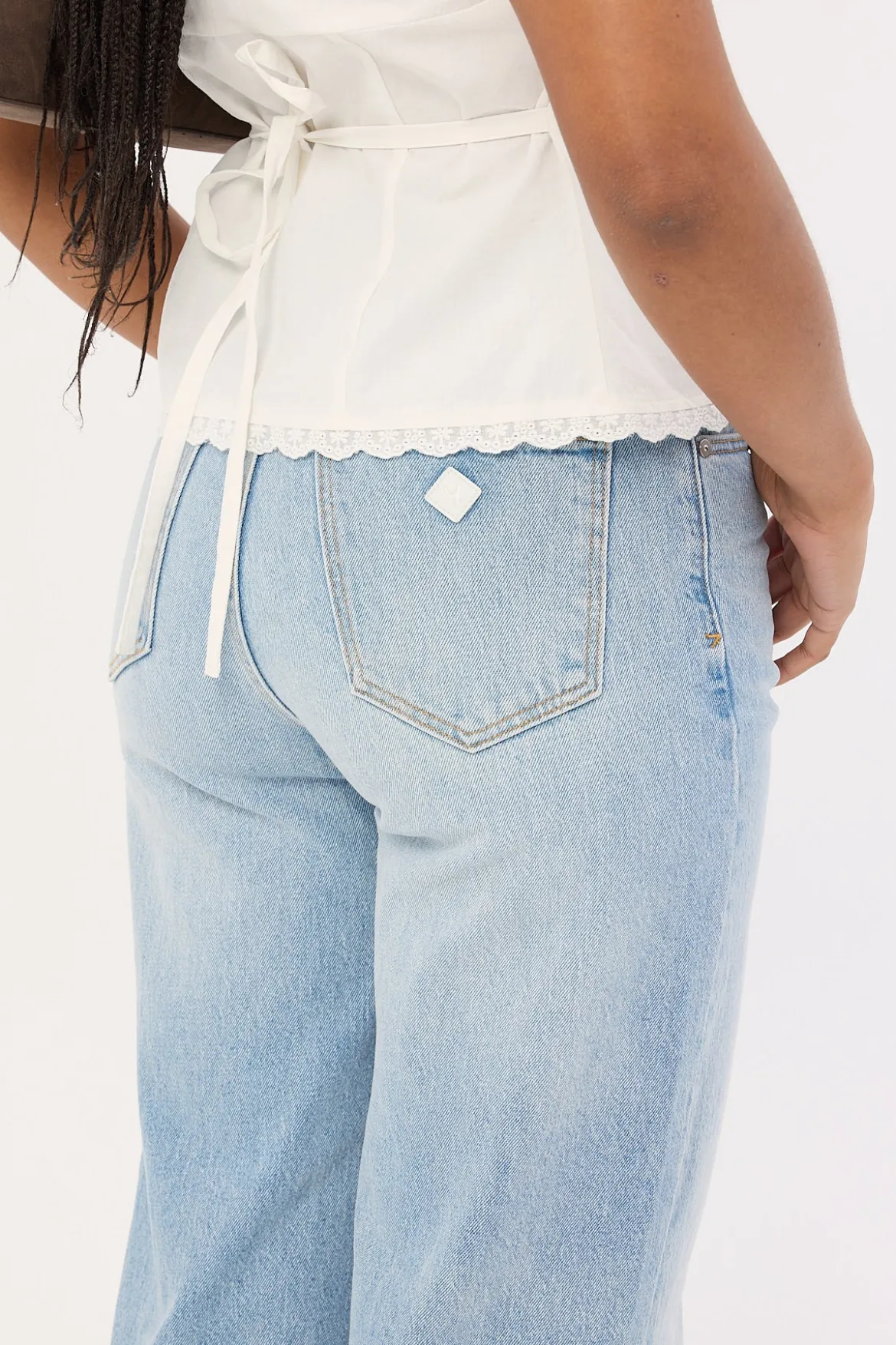 A 94 High Waisted Wide Jean Jessie Blue