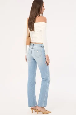 A 99 Low Straight Jean Gia Organic Blue