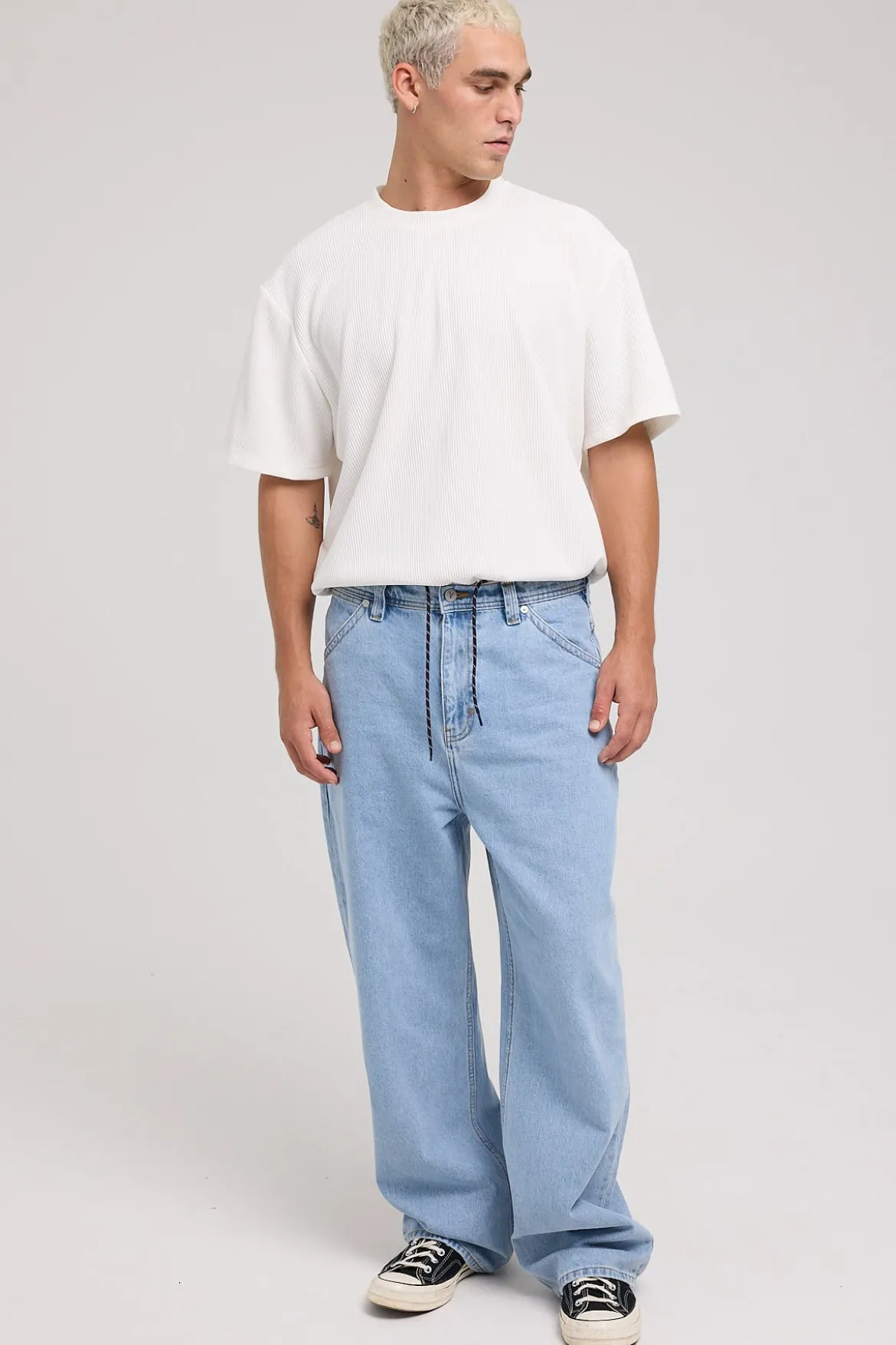 A6 Big Baggy Jean Bleach Blue