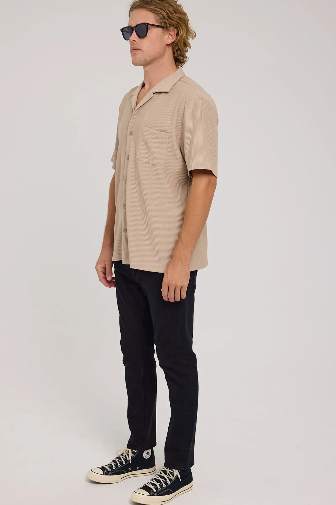 A Dropped Slim Jean Revolver Black Wash