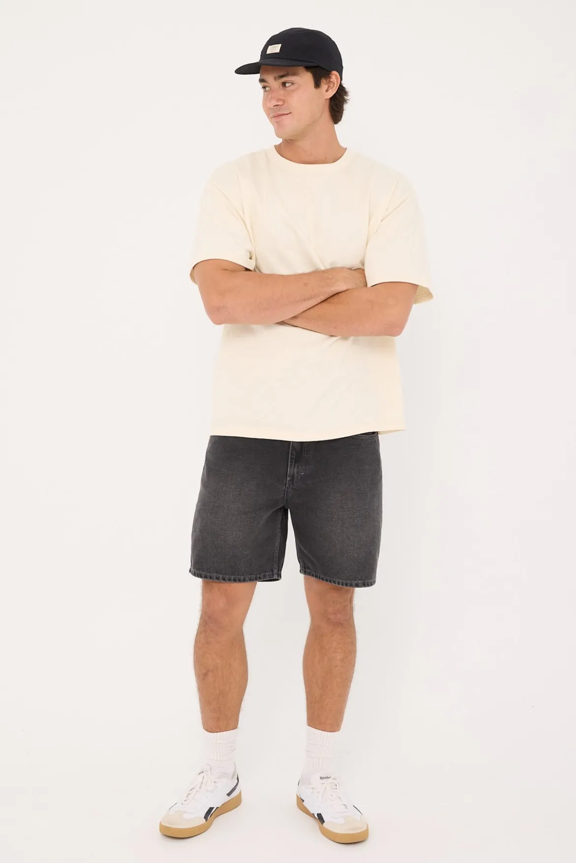 A3 Straight Short Vintage Black