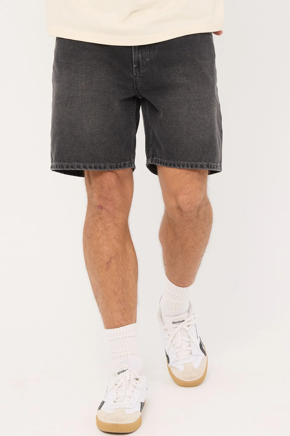 A3 Straight Short Vintage Black