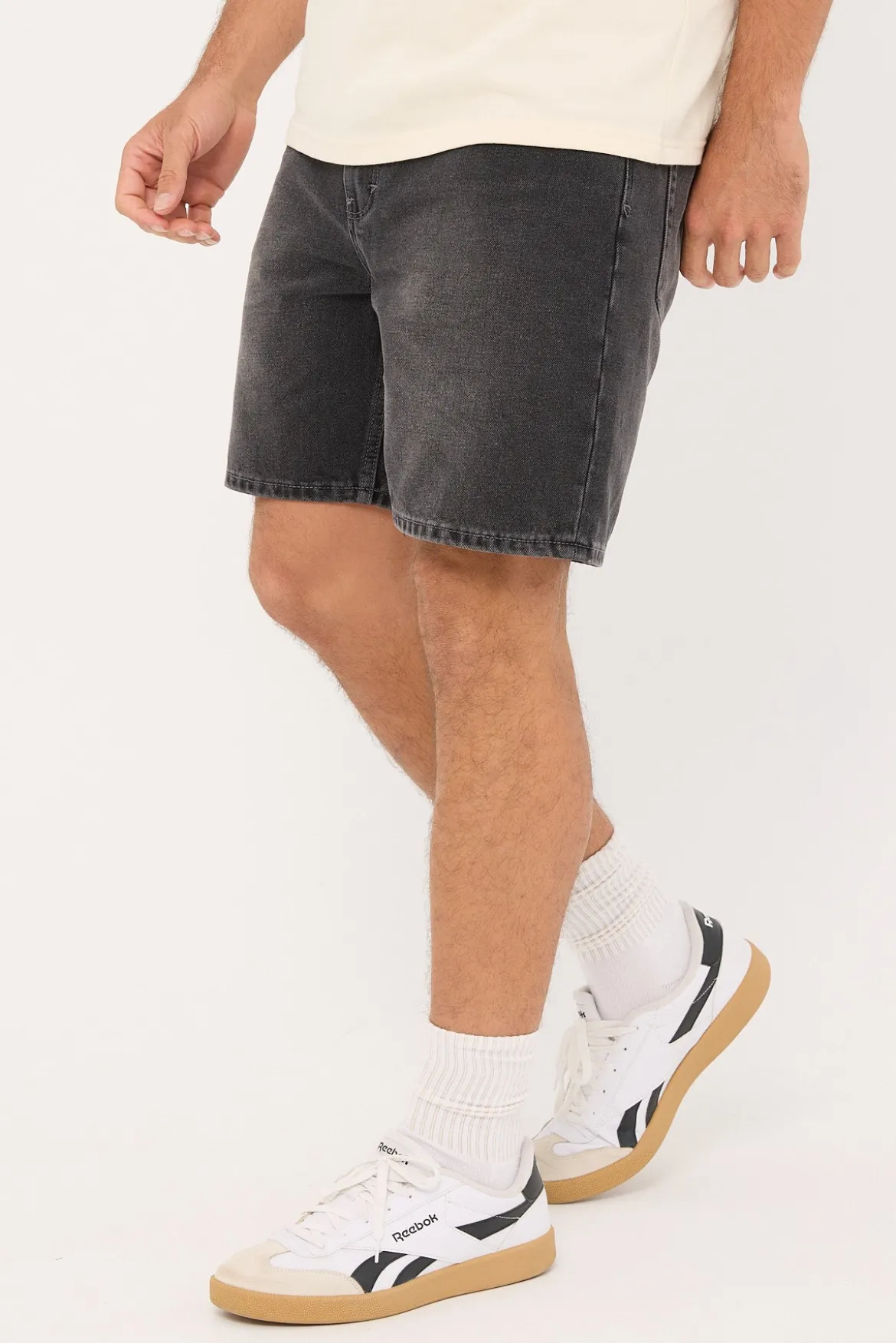 A3 Straight Short Vintage Black