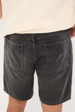 A3 Straight Short Vintage Black