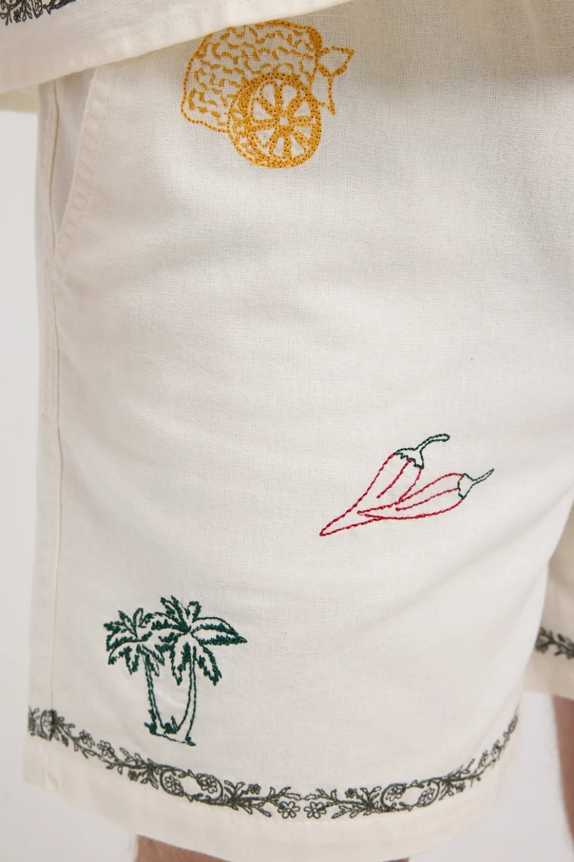 Amalfi Embroidered Short Ecru