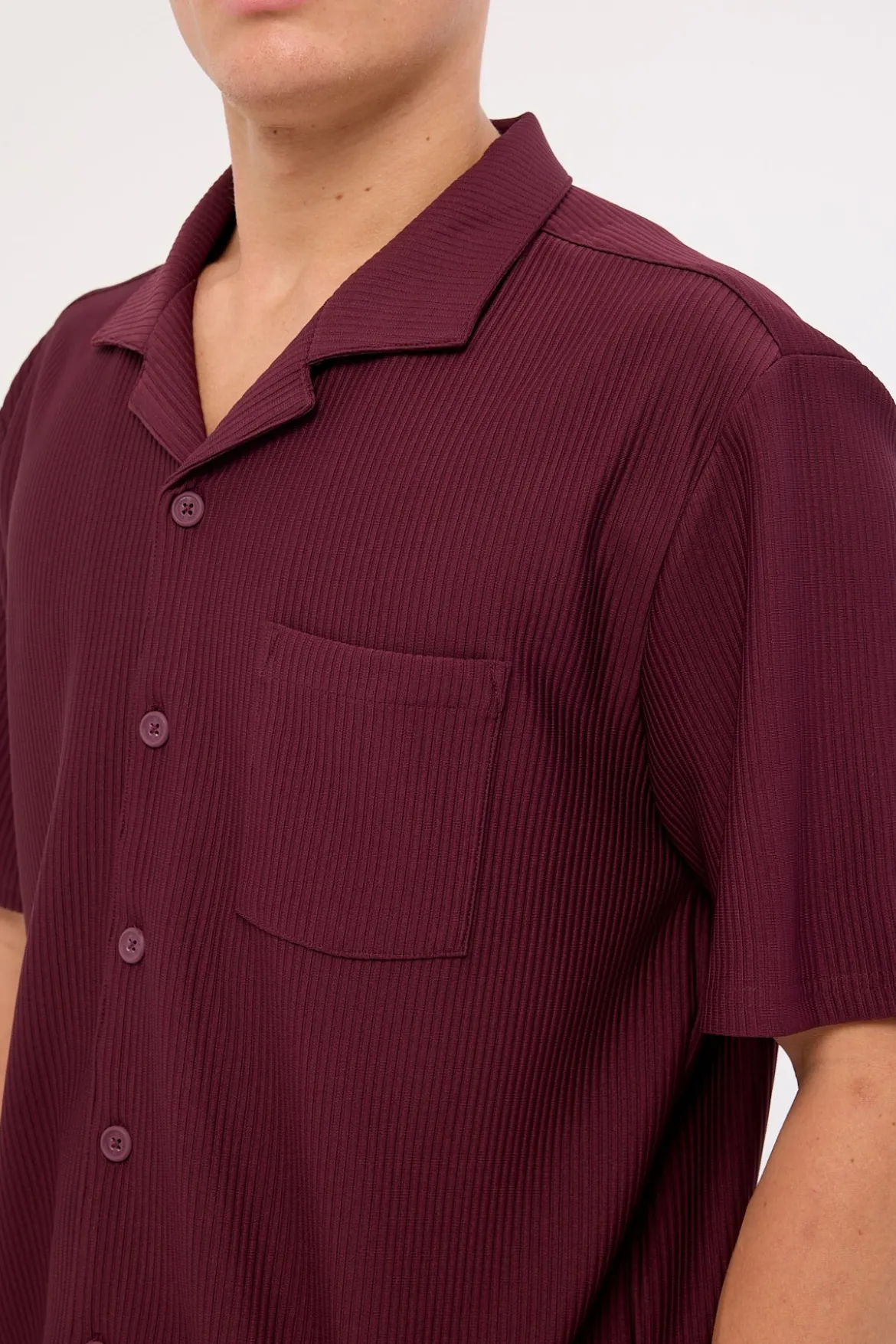 Austin Pleated Resort Shirt Burgundy