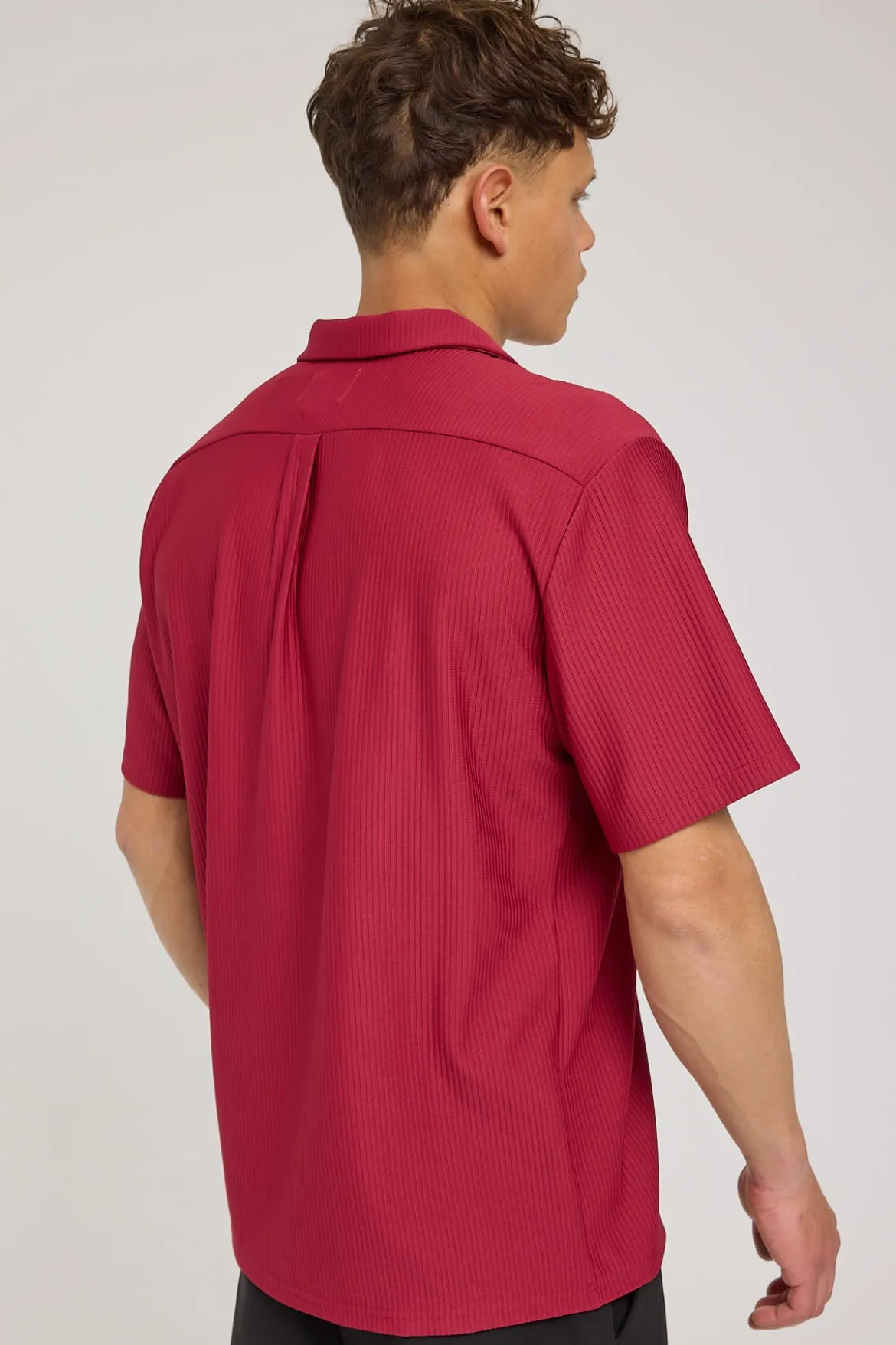 Austin Pleated Resort Shirt Burgundy