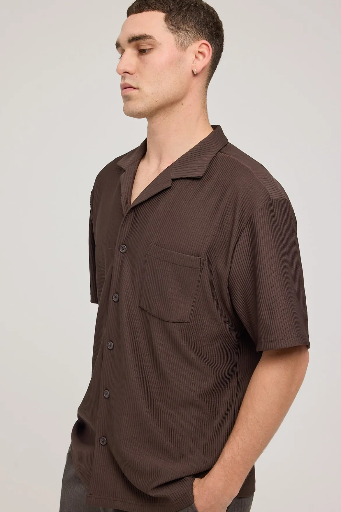 Austin Pleated Resort Shirt Dark Brown