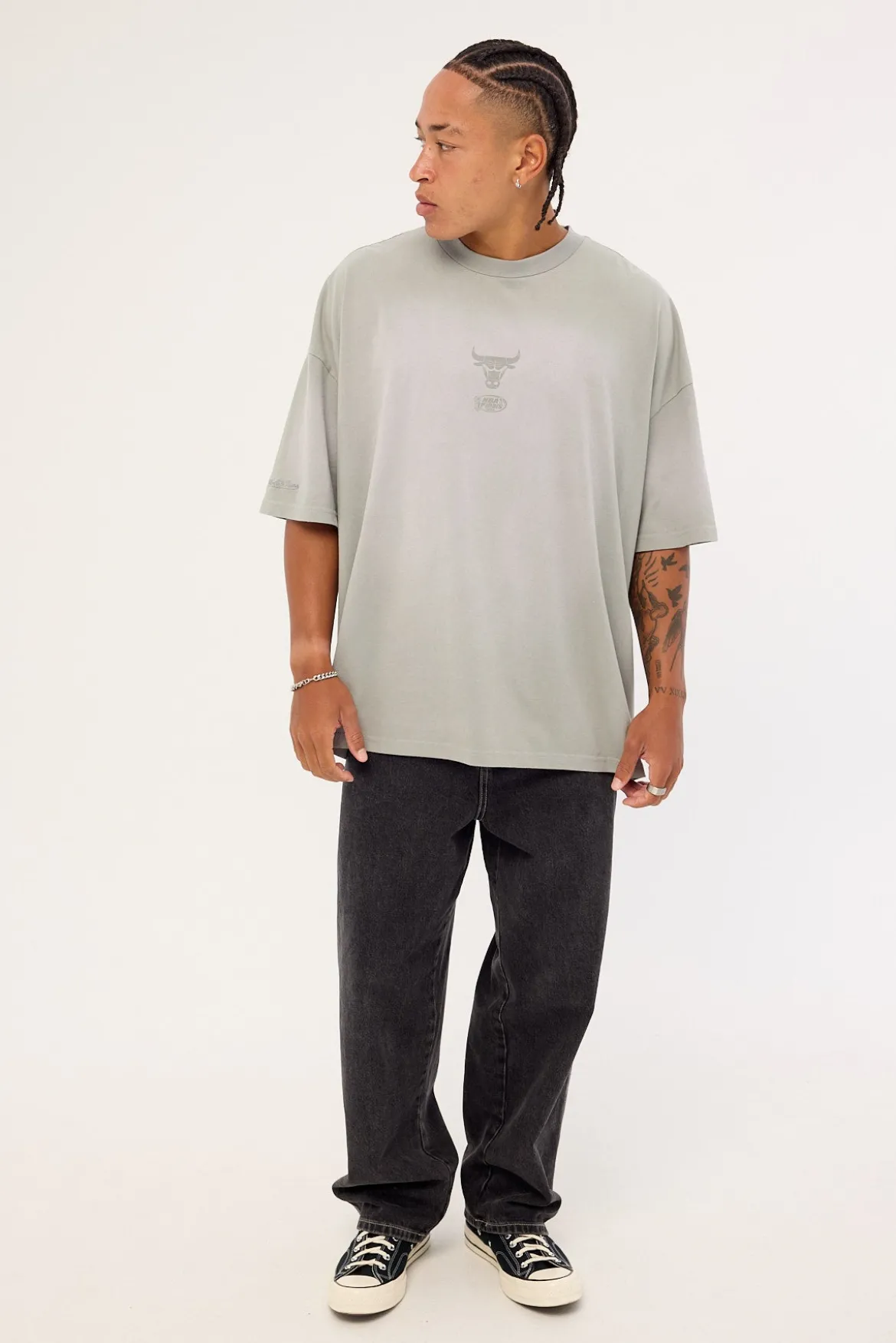 Big Oversized Logo Tee - C Bulls Neutral Gray