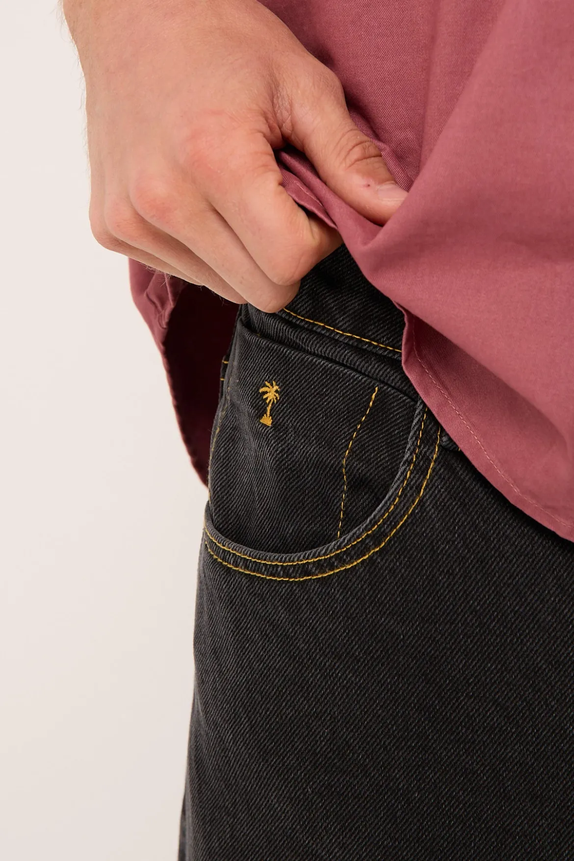 Big Slacker Denim Jean Black Bull