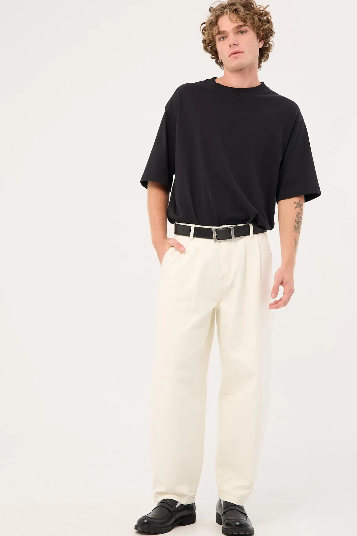 Blanco Pleated Baggy Jean Ecru