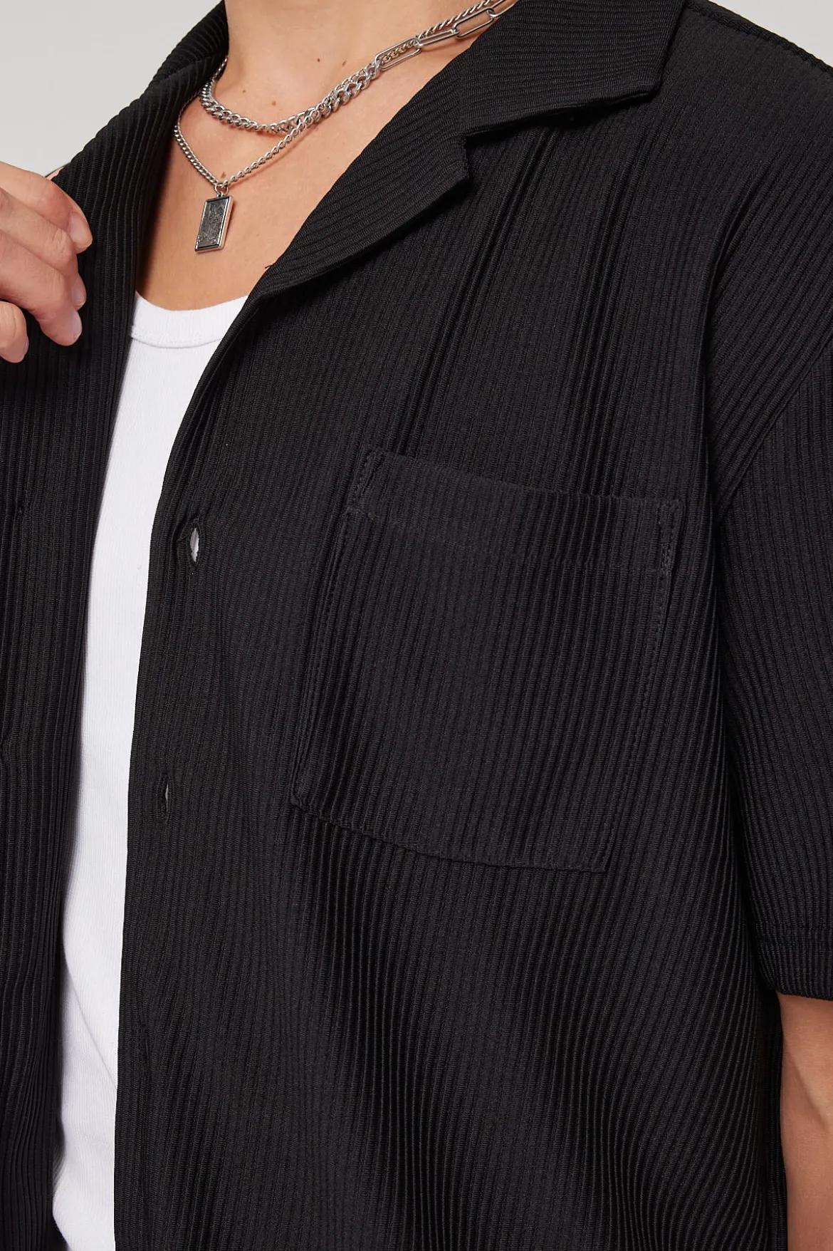 Brooklyn Pleated Resort Shirt Black