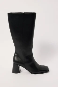 Cadence Smooth Boot Black Black