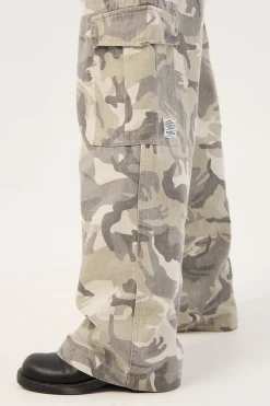 Camo-Mile Low Rise Cargo Pant Camo