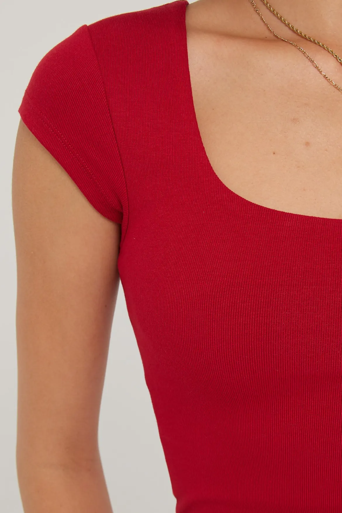 Cap Sleeve Scoop T-shirt Berry