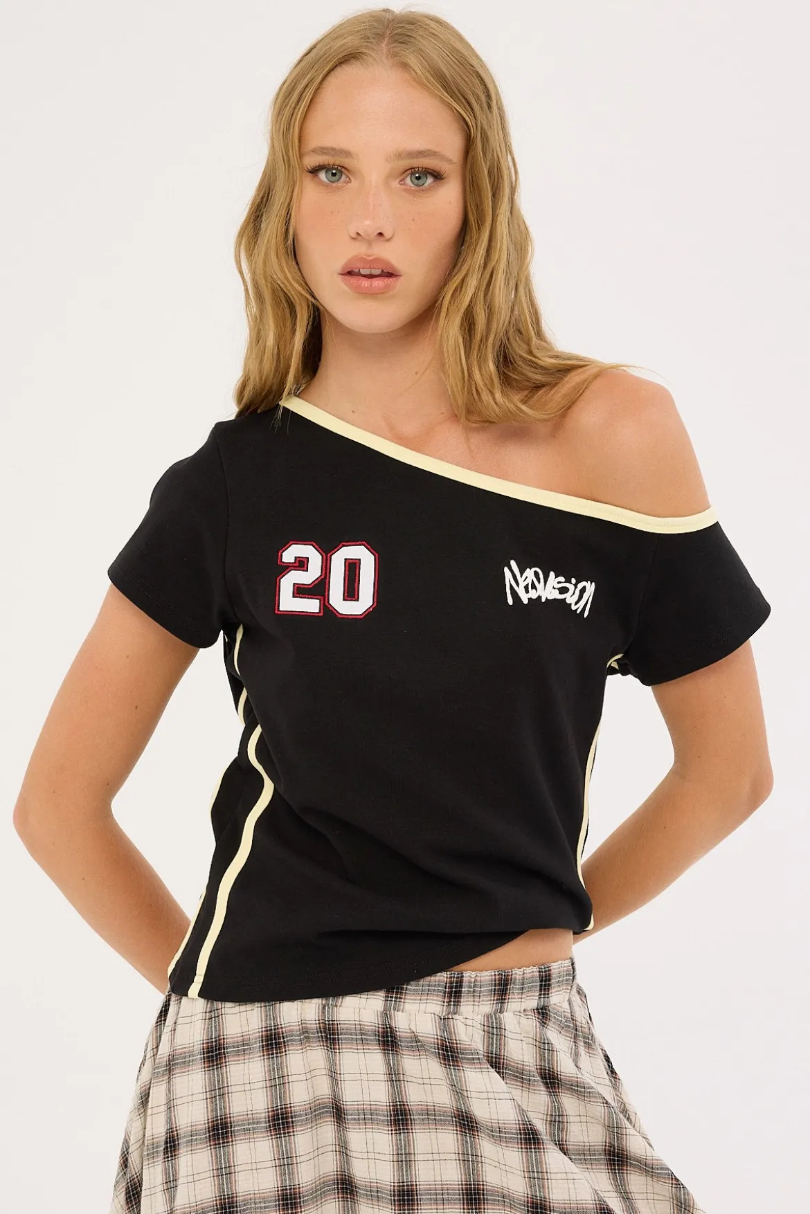 Crucial Off Shoulder Top Black