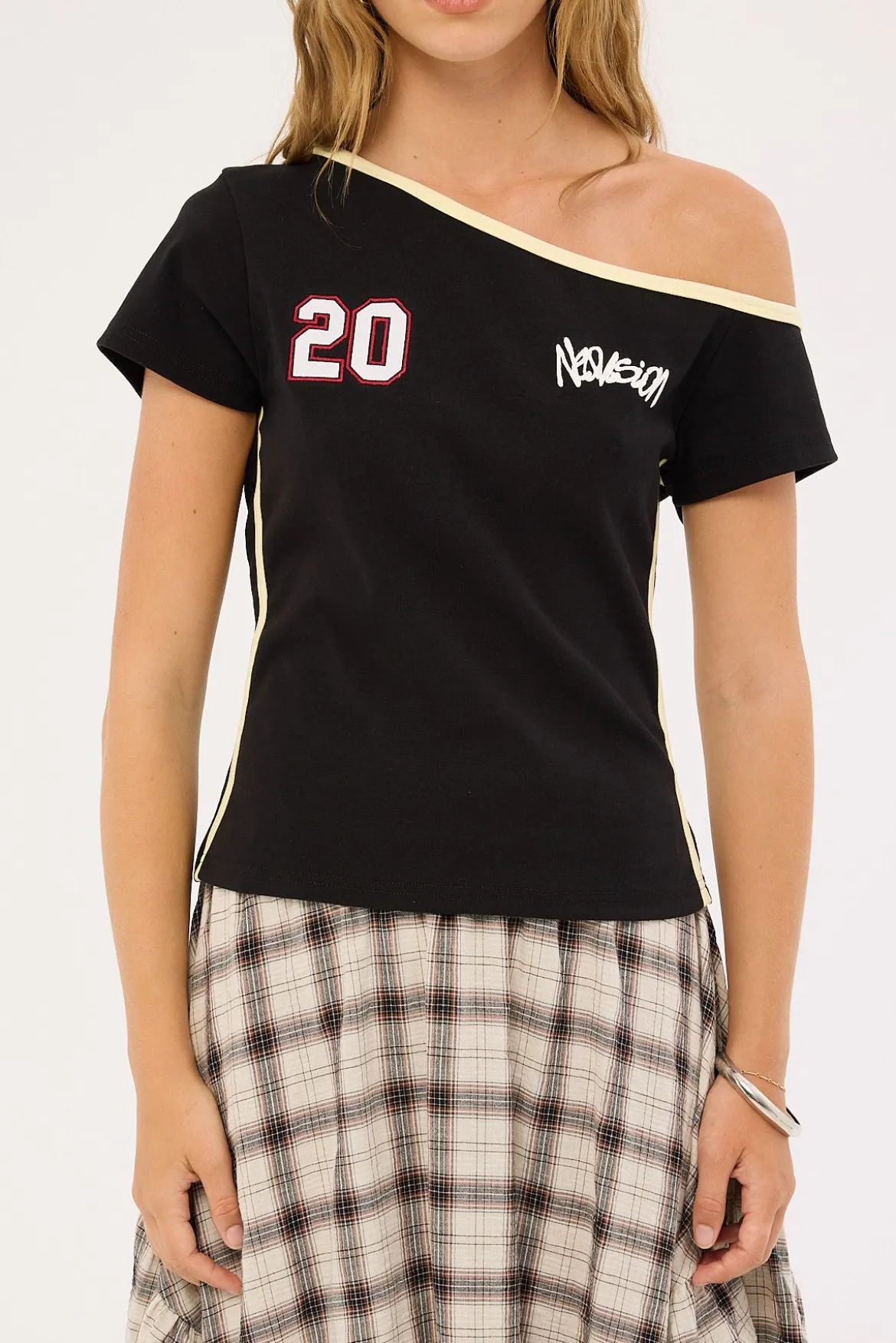 Crucial Off Shoulder Top Black