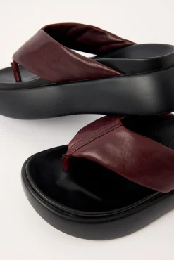Cullen Burgundy Oily Leather