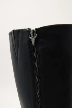 Direction PU Boot Black