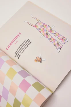 Dress Up Harry: A Harry Styles Paper Doll Book Multi