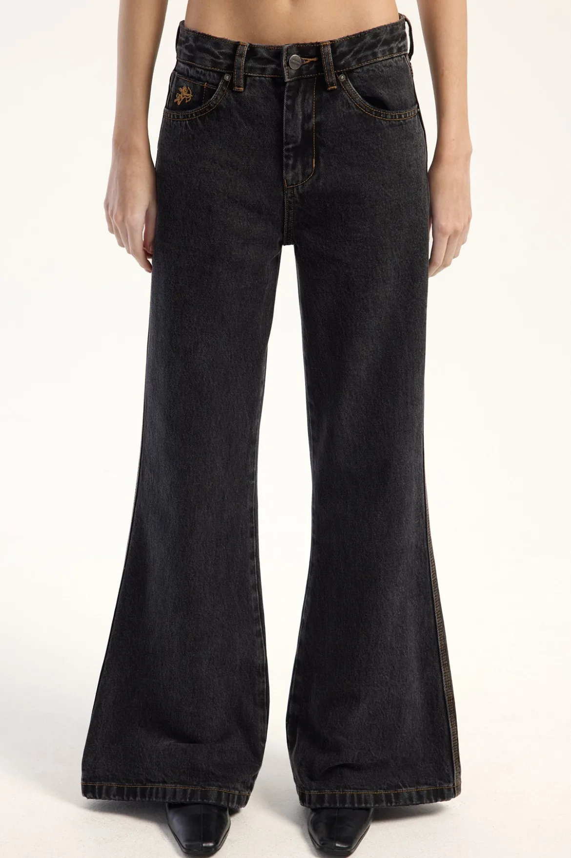 Drop Kick Flare Jean Black Rinse