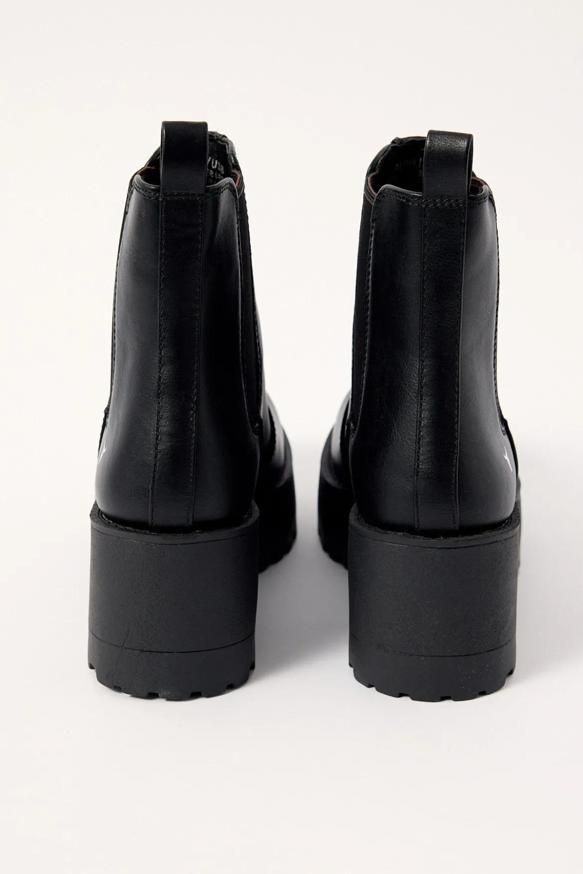 Evolve Boot Black PU