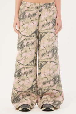 Exhibit Straight Leg Sweatpant Pink Camo