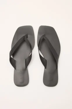 Fabian Slide Black