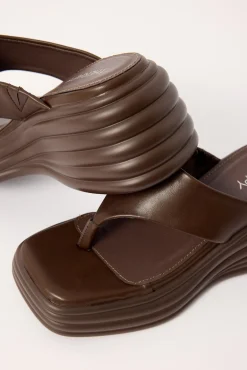 Frame Thong Wedge Slide Chocolate Smooth PU
