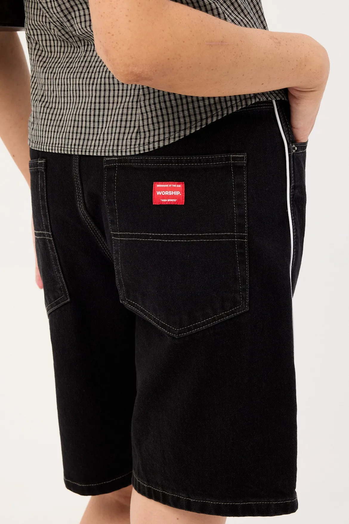 Grand Prix Sloucher Short Worship Black