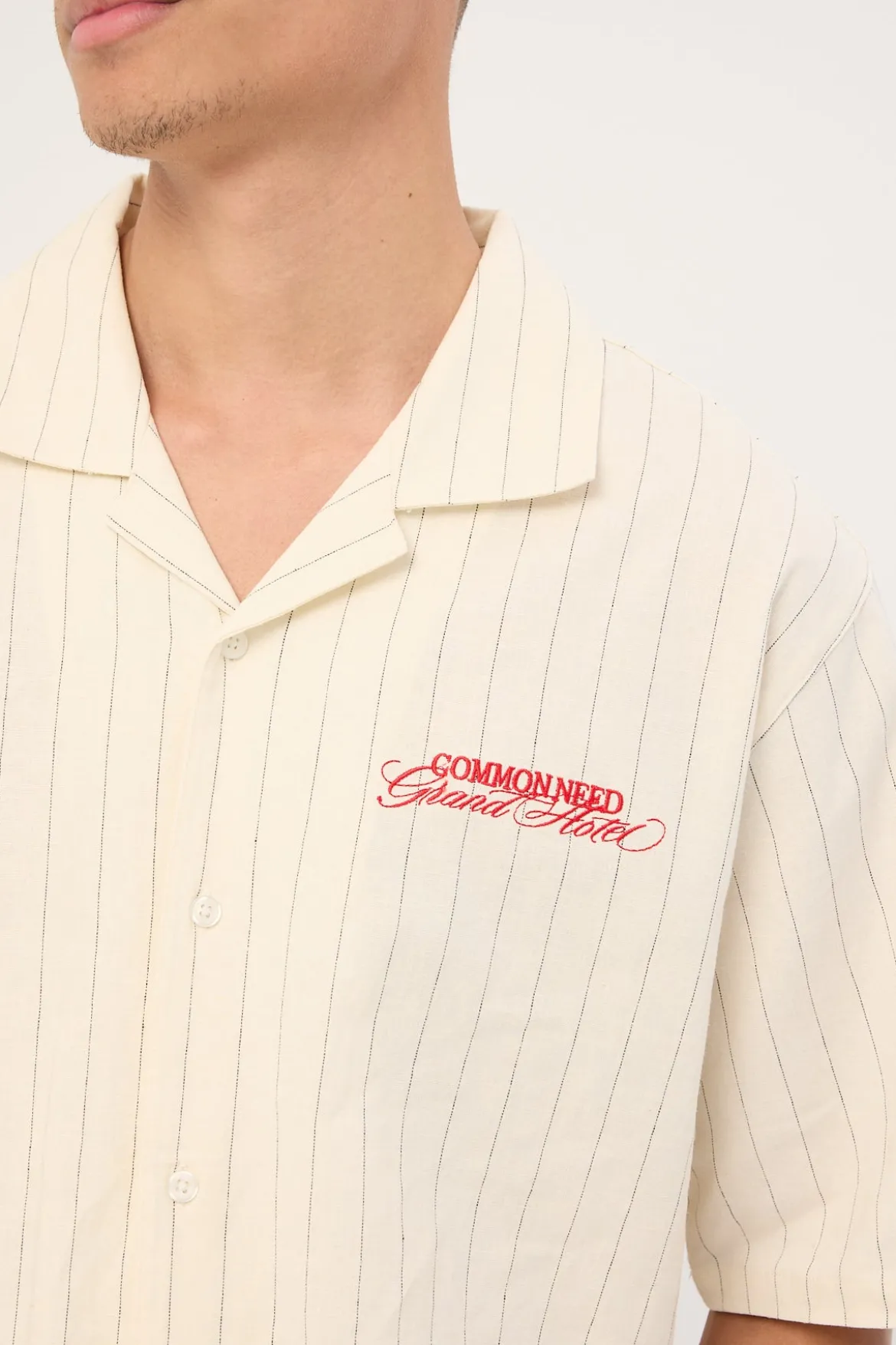 Hotel Boxy Cropped Resort Shirt White Pinstripe