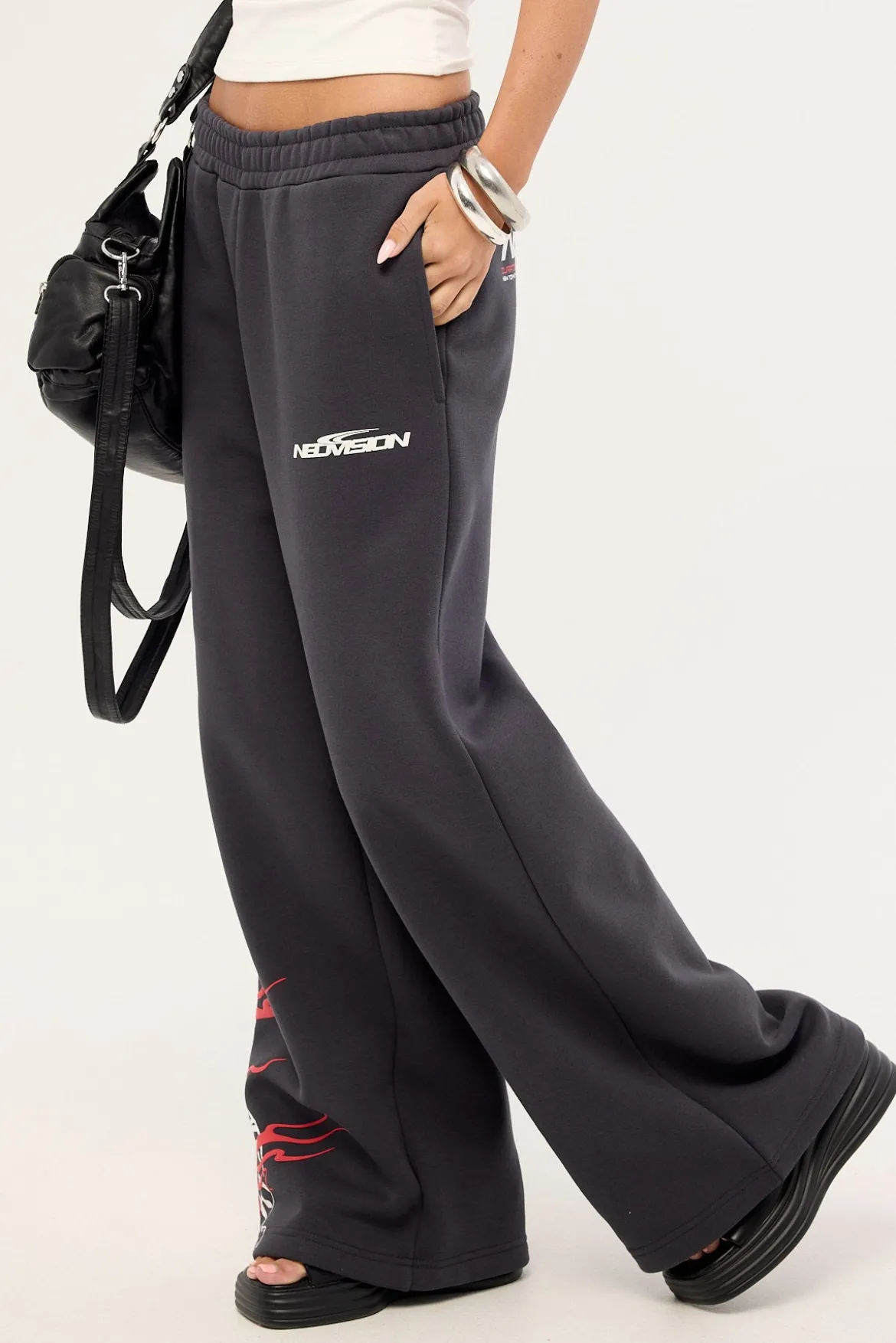 Hunt Straight Leg Trackpant Washed Black