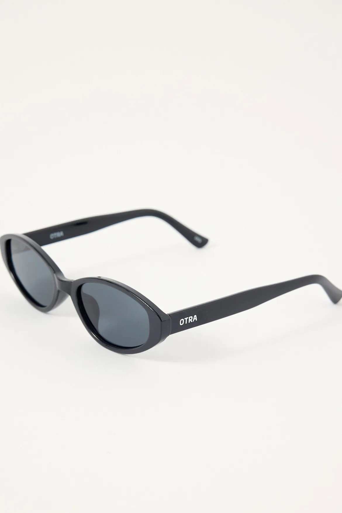 Ivy Black Black