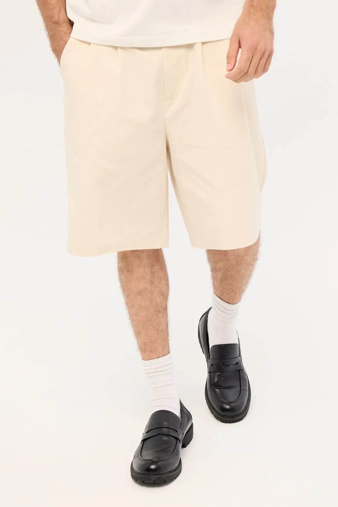 Jaxon Baggy Tailored Short Ecru