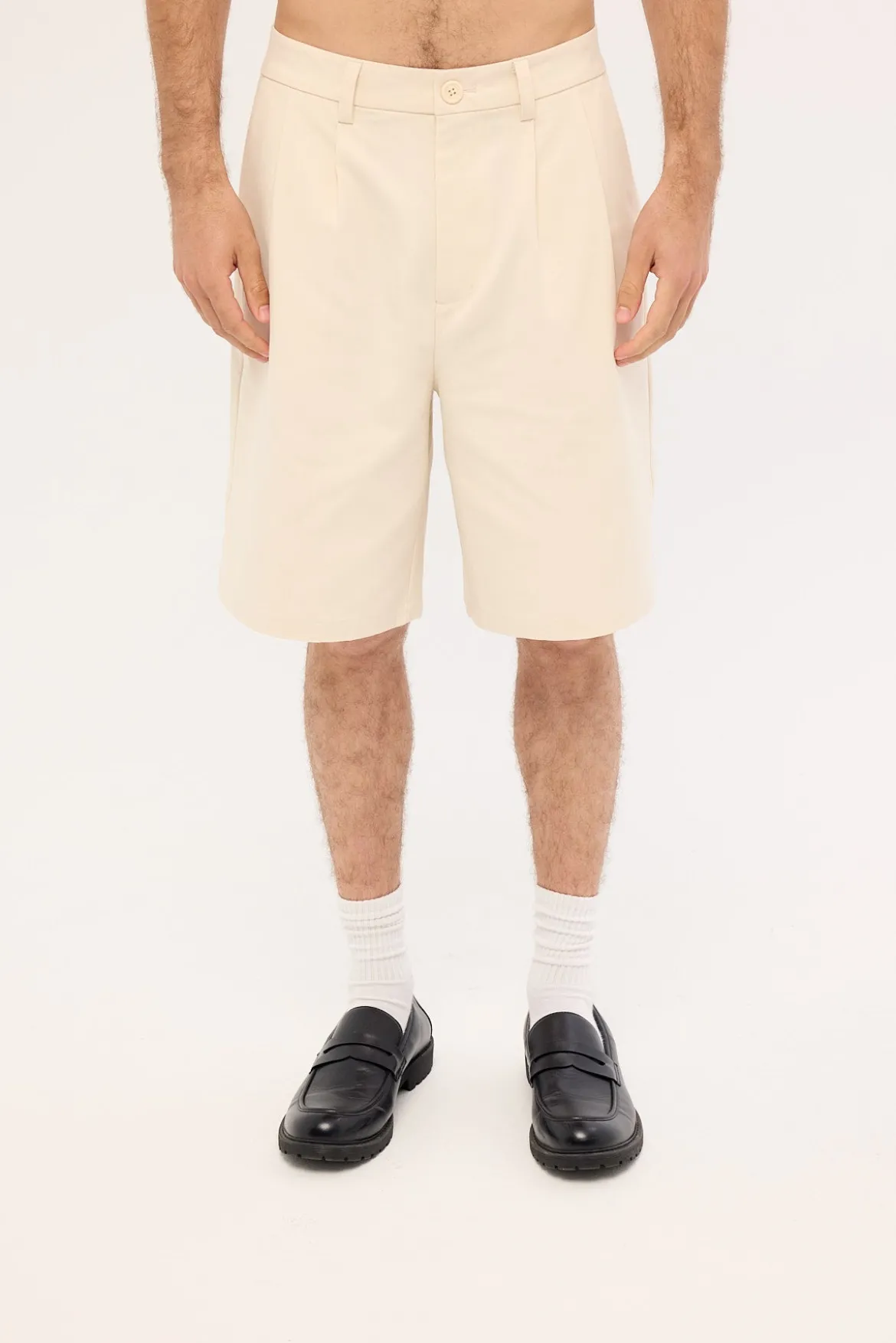 Jaxon Baggy Tailored Short Ecru