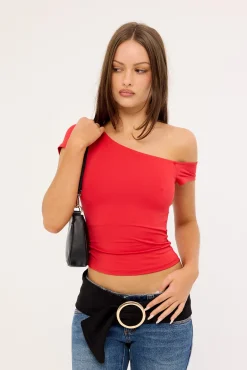 Jude Off Shoulder T-shirt Red