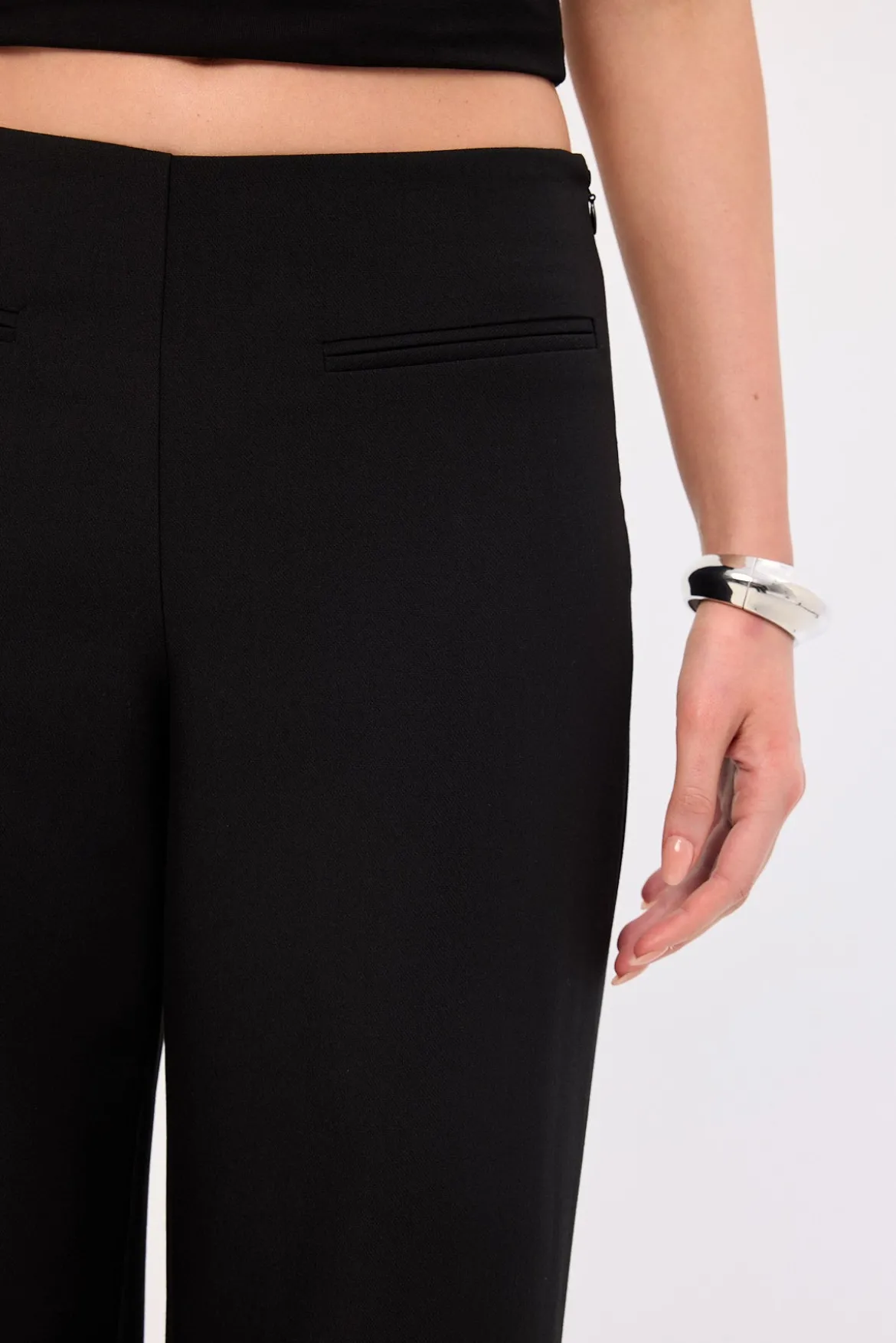 Landon Mid Rise Pant Black