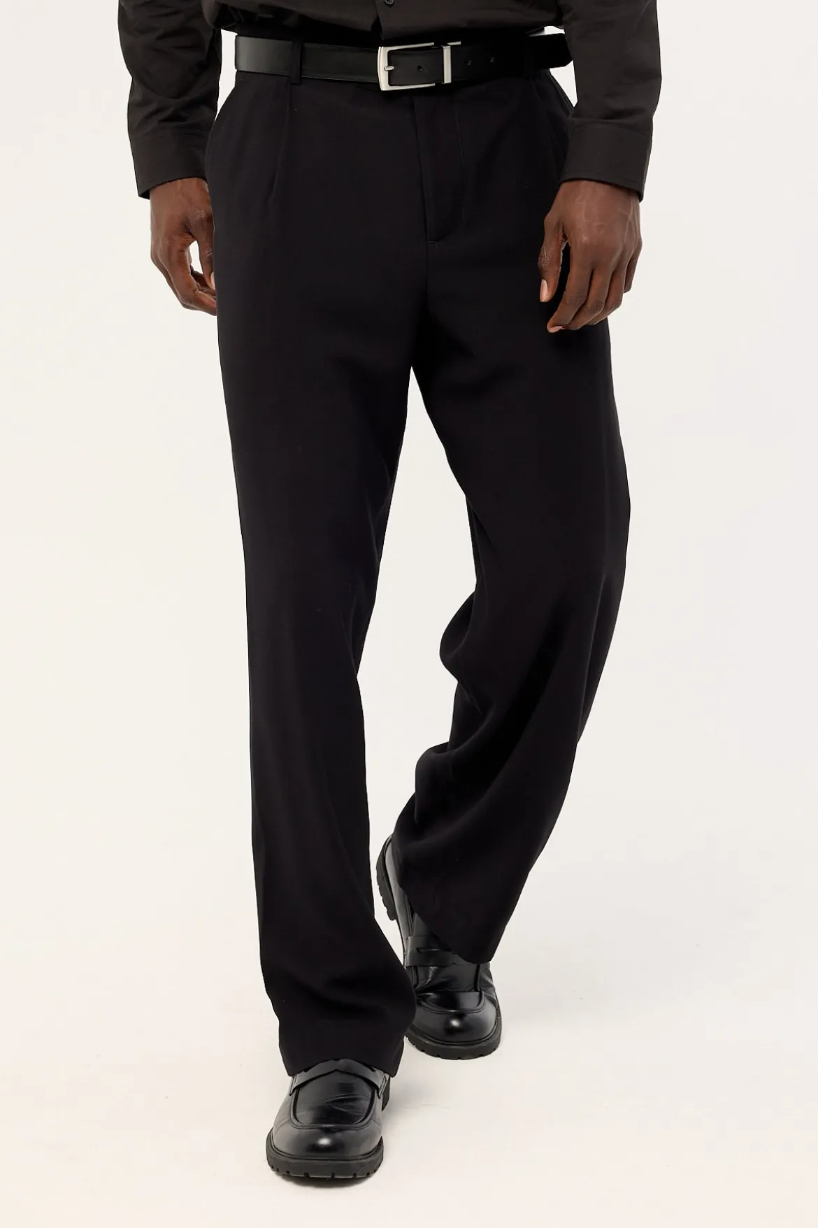 Leo Relaxed Tailored Trouser Black