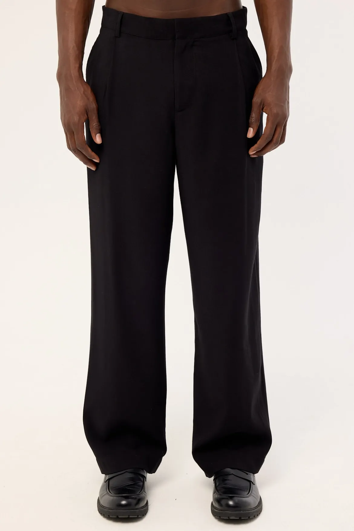 Leo Relaxed Tailored Trouser Black