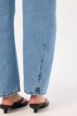 Levi's Baggy Dad Barrel Jean Easy Days