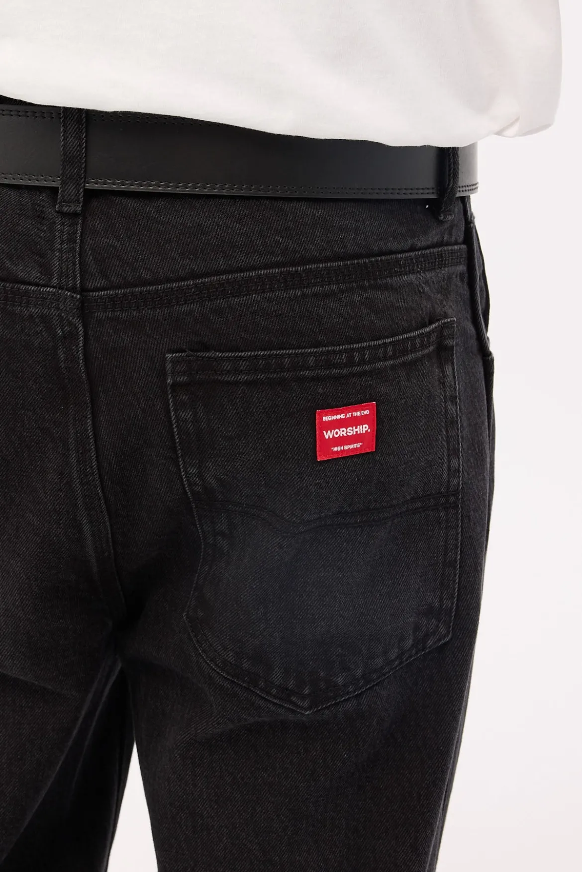 Lounger Jean Worship Washed Black