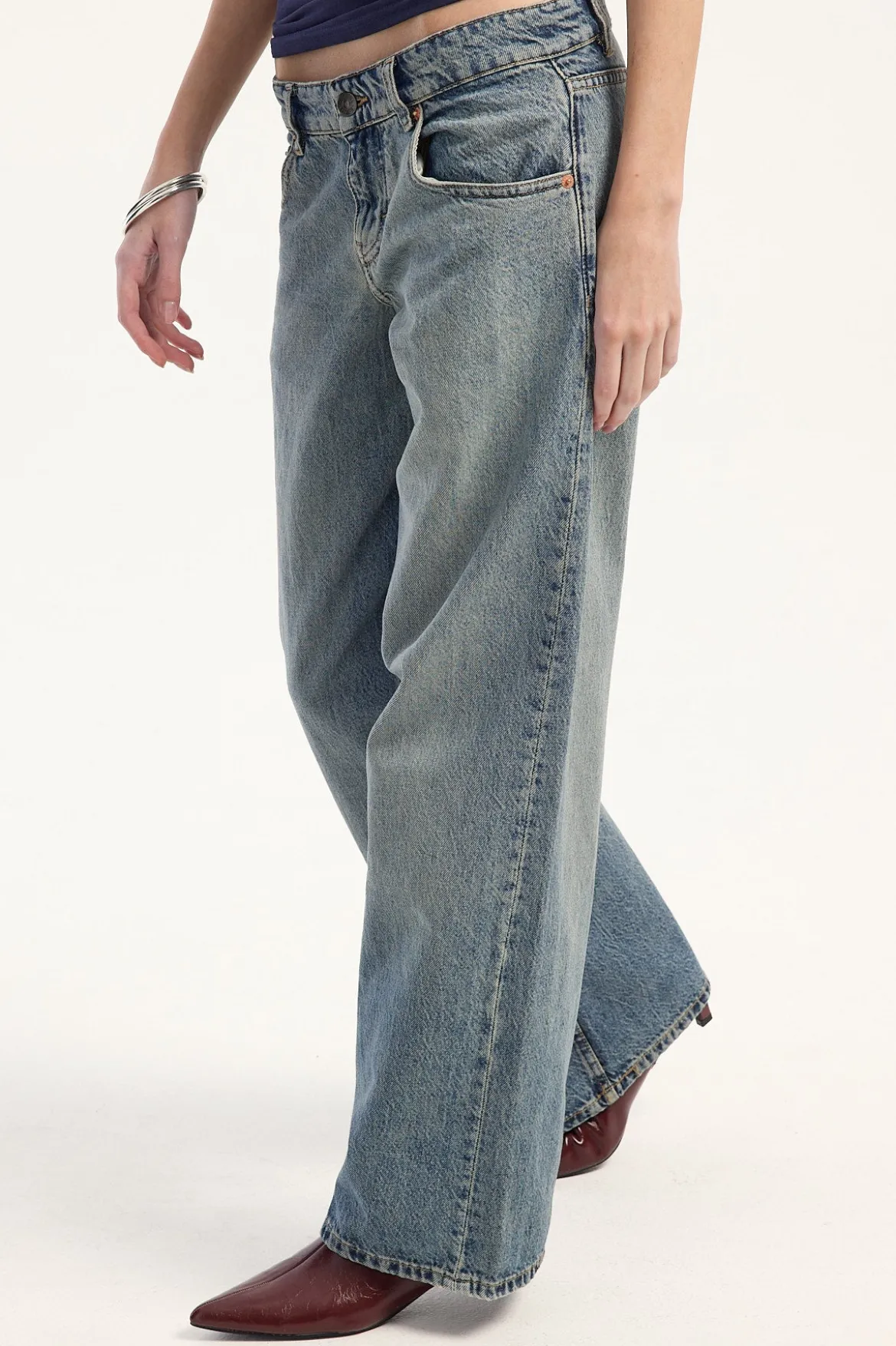 Low Rise Parallel Jean Vintage Bleach Blue Denim