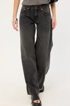 Low Rise Roomy Jean Washed Black