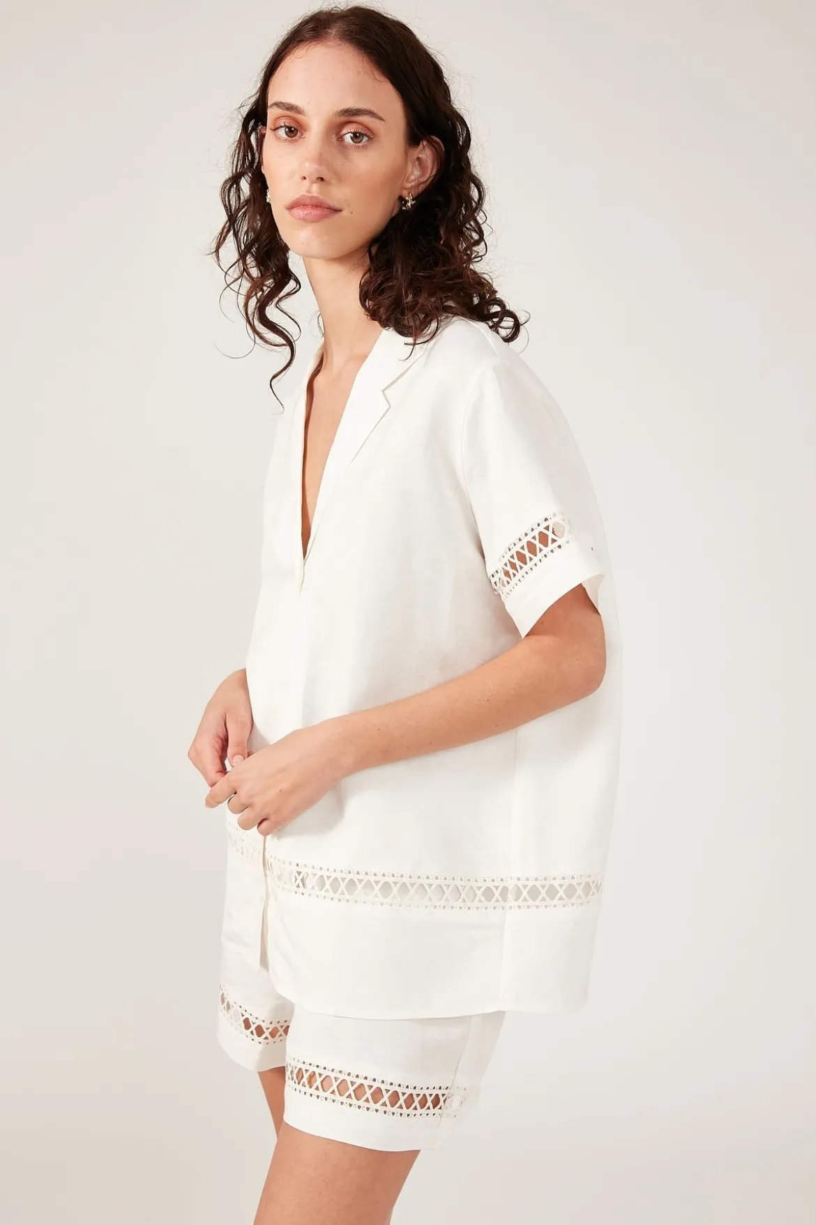 LOW TIDES SHORT SLEEVE LINEN SHIRT Cream